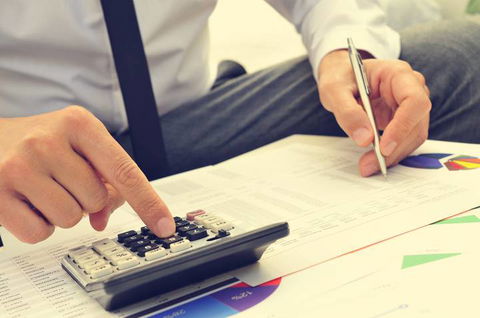 MacDonald Alec Accountant - Insurance Yet 1