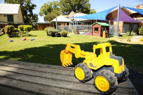 New School Of Arts Neighbourhood House Inc. Neighbourhood Centre, Childcare & OOSH Services - Insurer Find 5