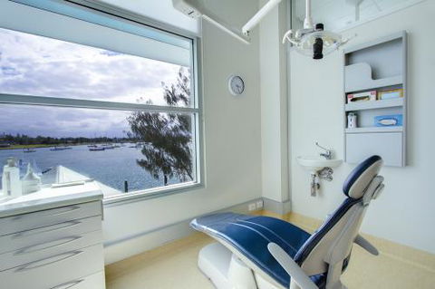 Davis Dental–Specialist Prosthodontist - Insurance Yet 0