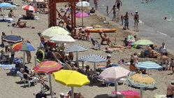 Violent brawl over lounge chairs at famous beach leaves one man dead, others facing charges Insurance Yet